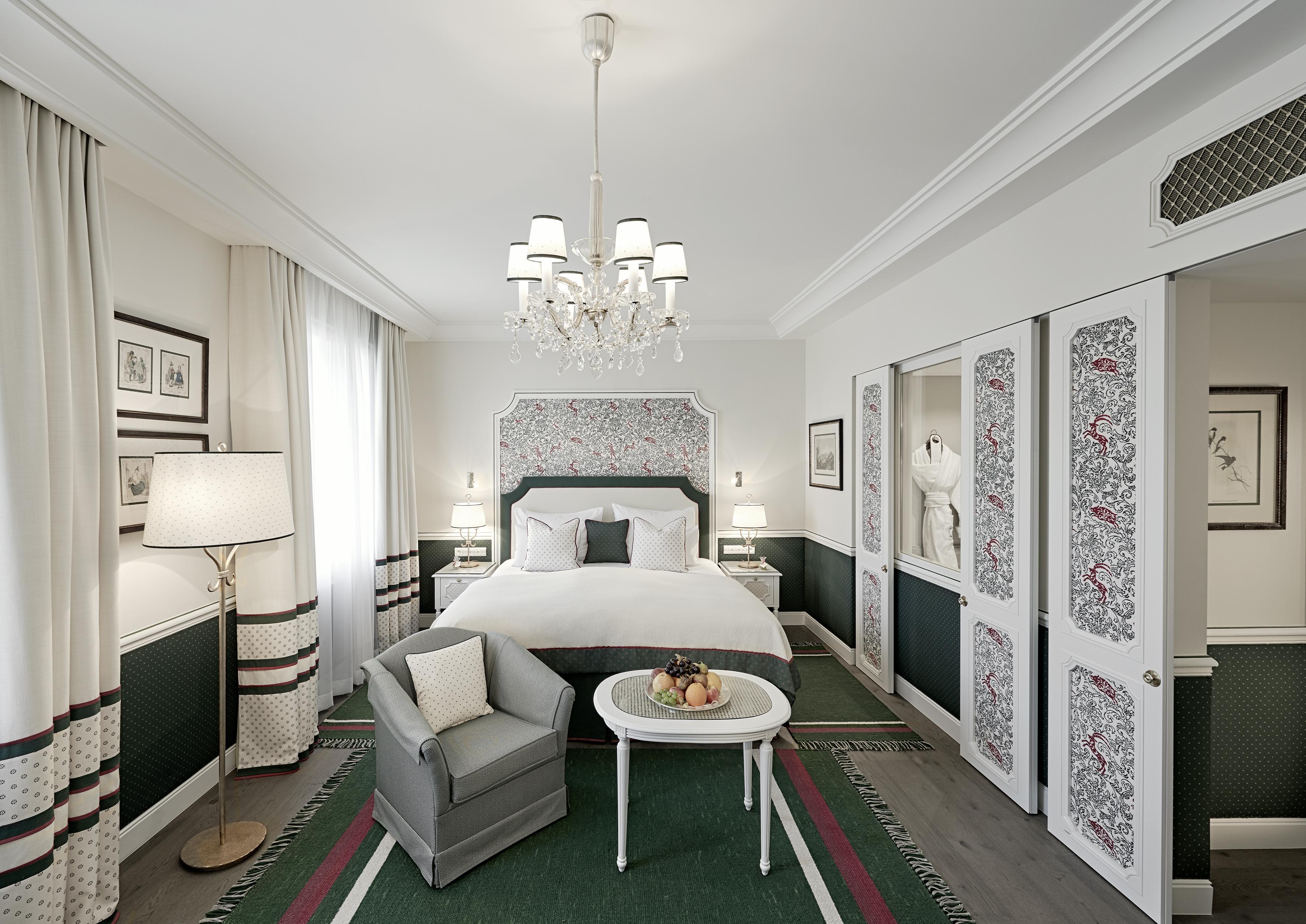 Hotel Sacher Salzburg Exterior foto A suite at the Mandarin Oriental, Munich