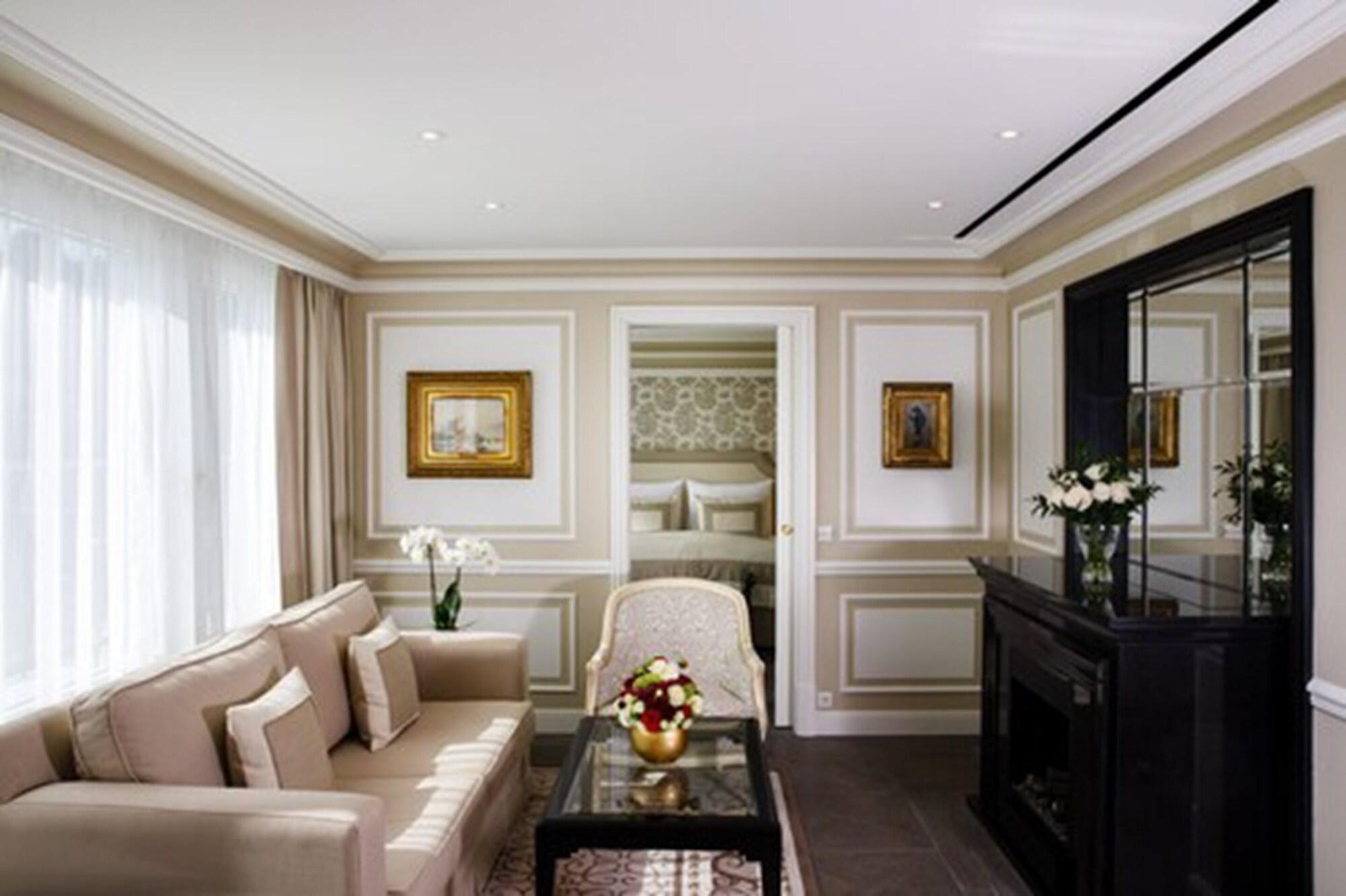 Hotel Sacher Salzburg Exterior foto A suite at the Mandarin Oriental, Paris
