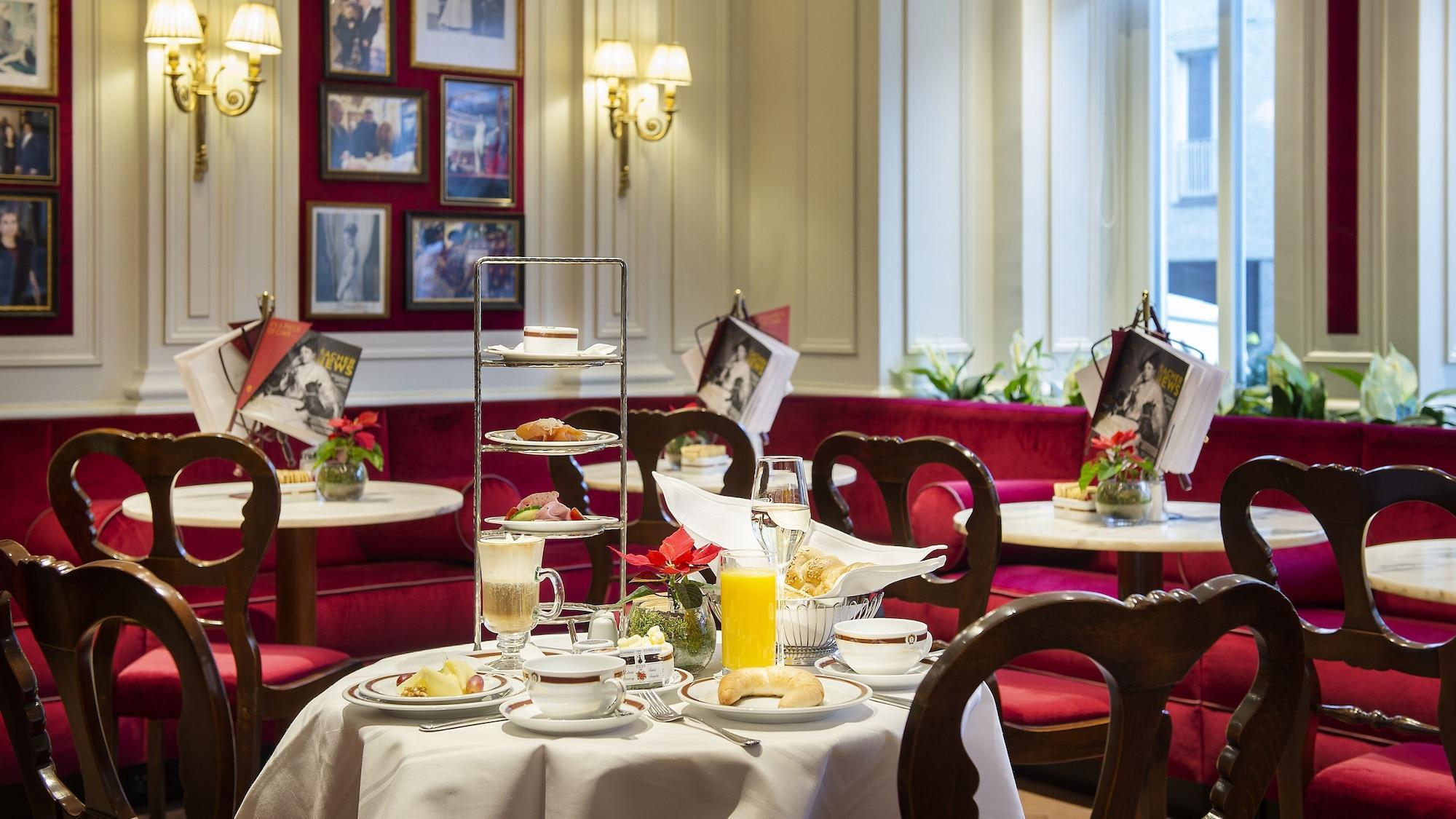 Hotel Sacher Salzburg Exterior foto The Palm Court at the Ritz